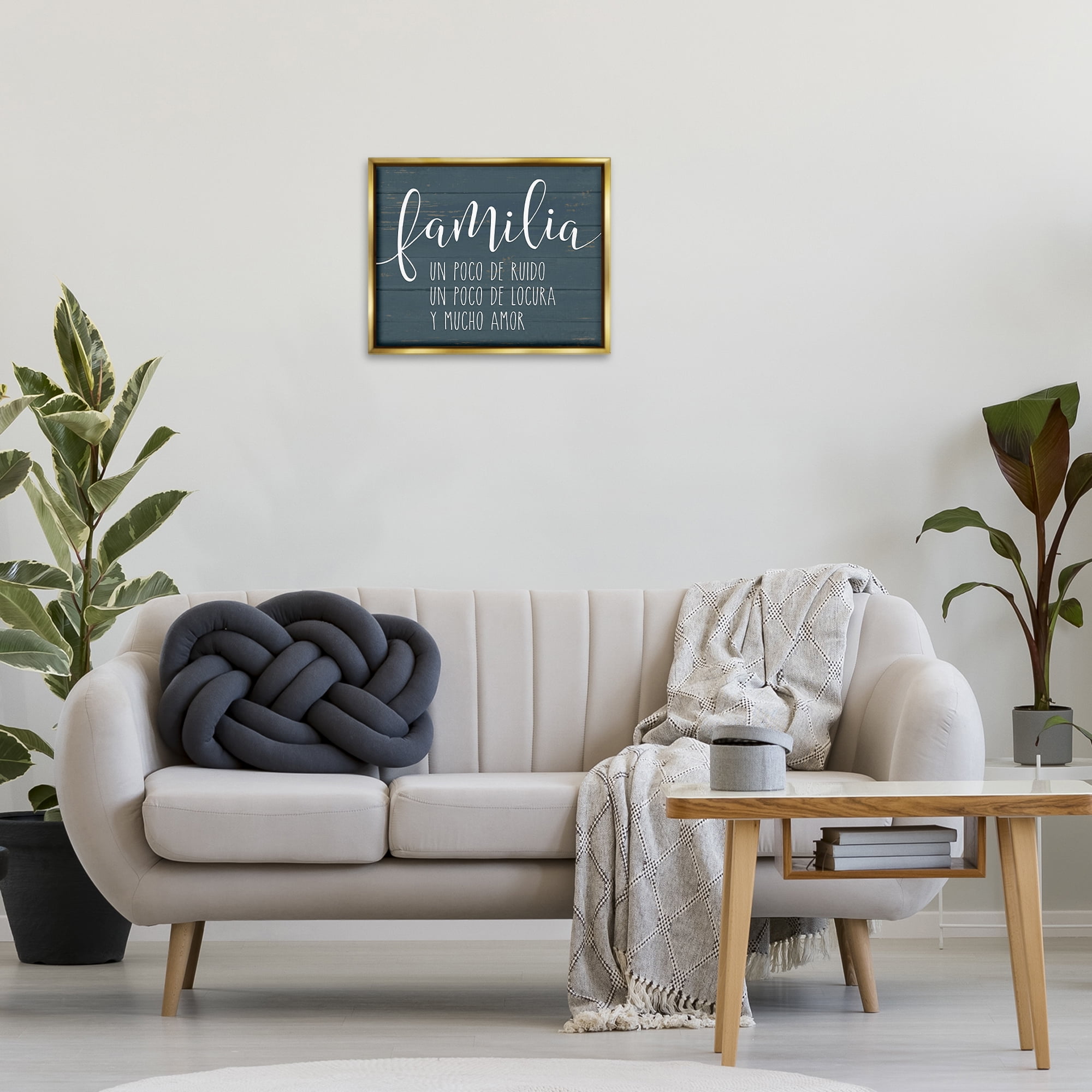 Stupell Industries Familia Y Mucho Amor Inspirational Quotes & Sayings Painting Gold Floater Framed Art Print Wall Art, 21 x 17