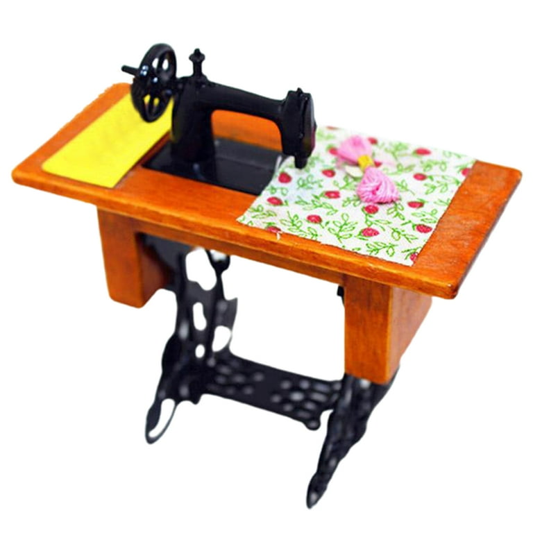 1/12 Dollhouse Mini Furniture Wooden Sewing Machine with Fabric