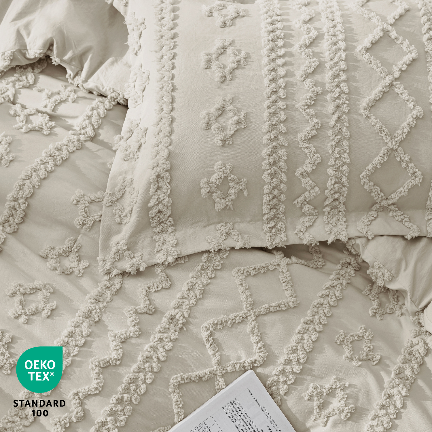 U by Bedsure Tufted Boho Comforter Set, 3 Pieces Farmhouse Shabby Chic Embroidery Bed Set, Soft Jacquard Comforter for All Seasons,Queen,Natural