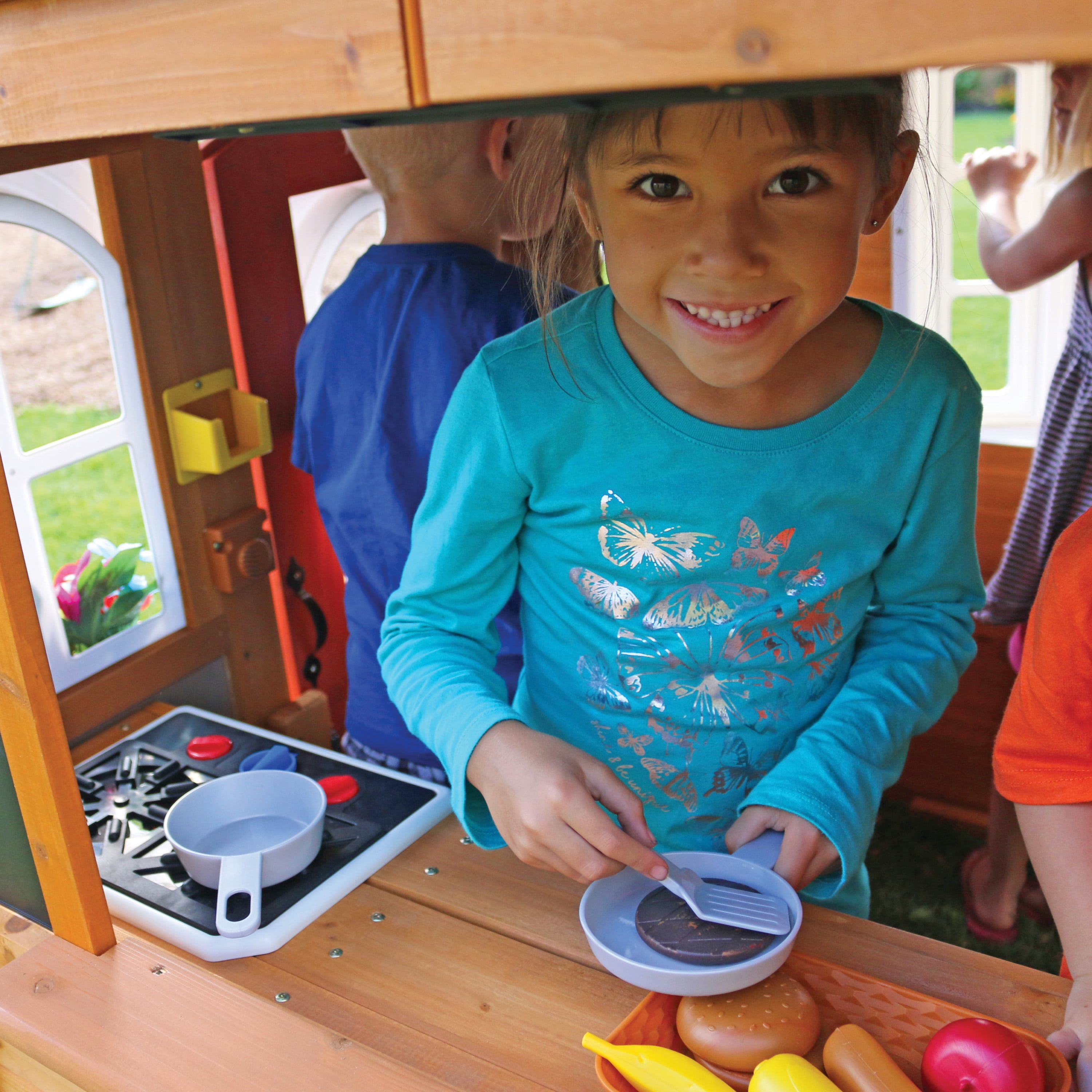 stoneycreek cedar outdoor playhouse