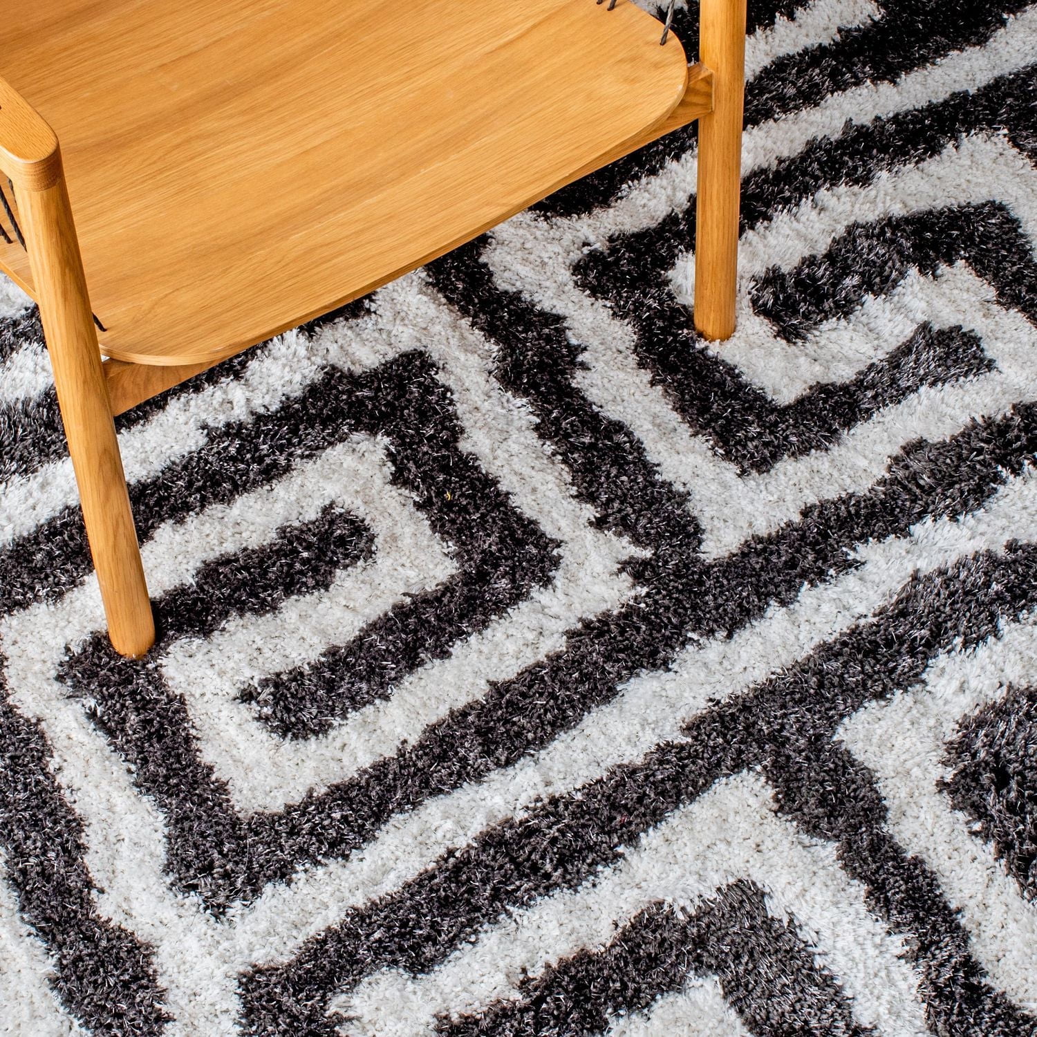 Safavieh Barcelona Dortha Geometric Shag Area Rug