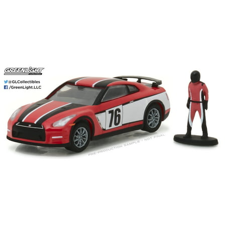 Greenlight 1:64 The Hobby Shop Series 1 2015 Nissan GT-R with Race Car (Best Nissan Sports Cars)