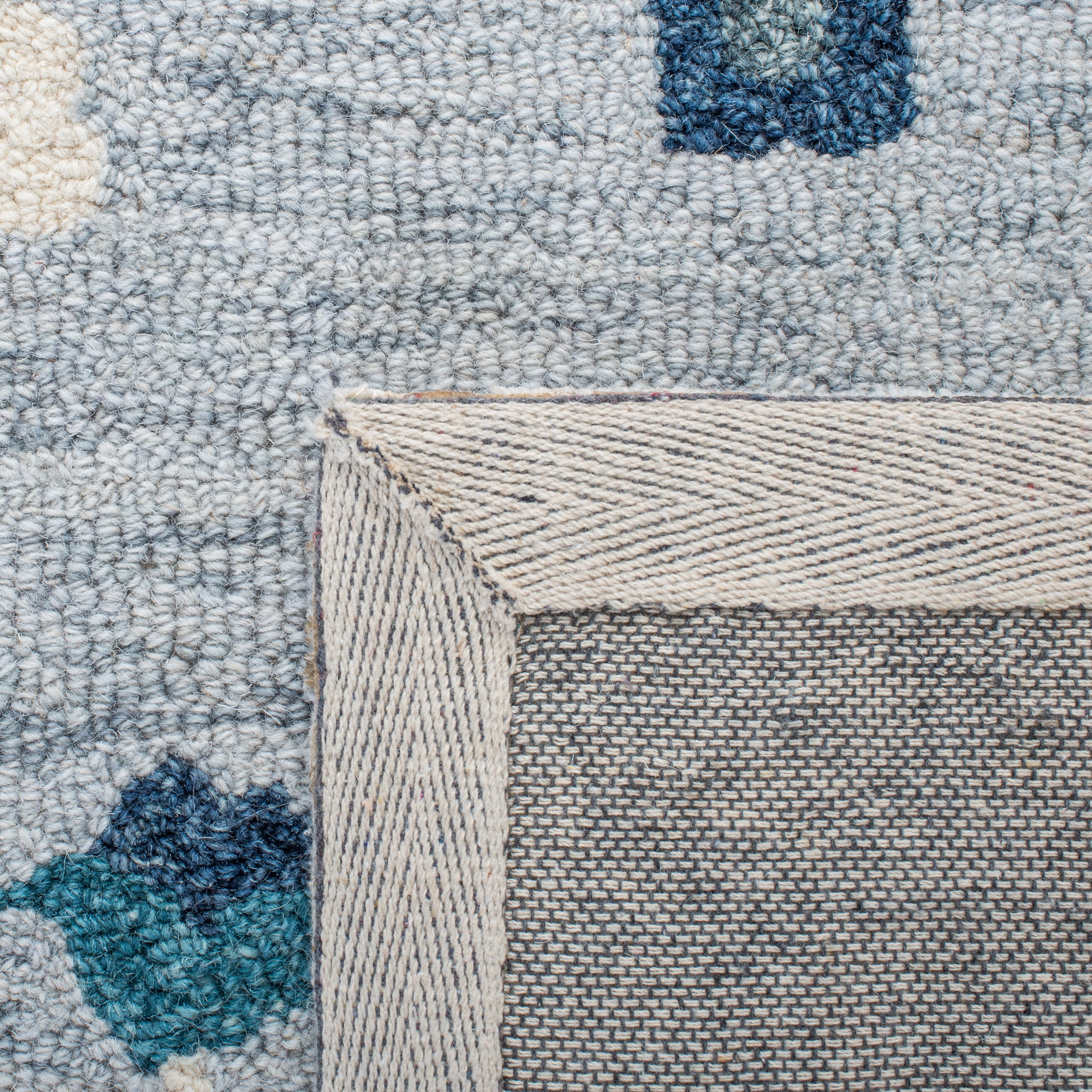 SAFAVIEH Metro Leon Medallion Area Rug, Blue/Ivory, 6' x 6' Round
