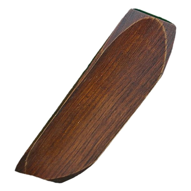 Platos rectangulares de madera natural para servir comida y fruta. Color profundo
