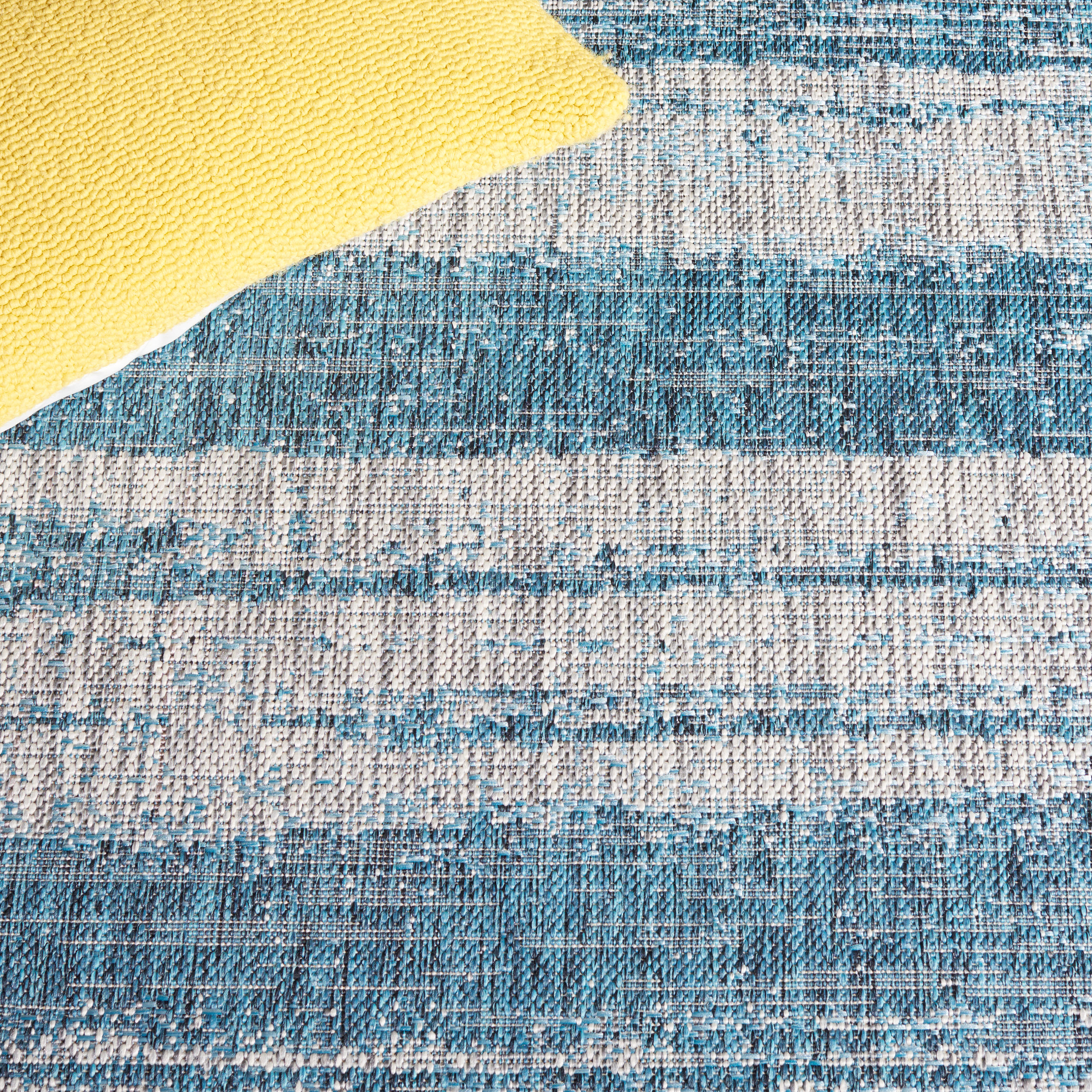 Safavieh Courtyard Jannah Abstract Indoor/Outdoor Area Rug, Gray/Teal, 5'3" x 7'7"