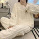 thumbnail image 2 of Conjunto de Pijama de terciopelo para mujer, ropa de dormir holgada, cálida, sencilla, combina con todo, básica, gruesa, para el hogar, Invierno, 2 of 4