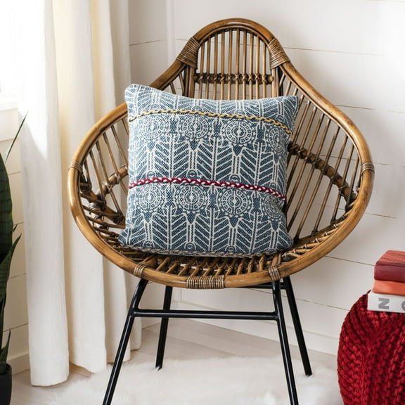 SAFAVIEH Larren 18" x 18" Southwestern Plush Pillow, Multi