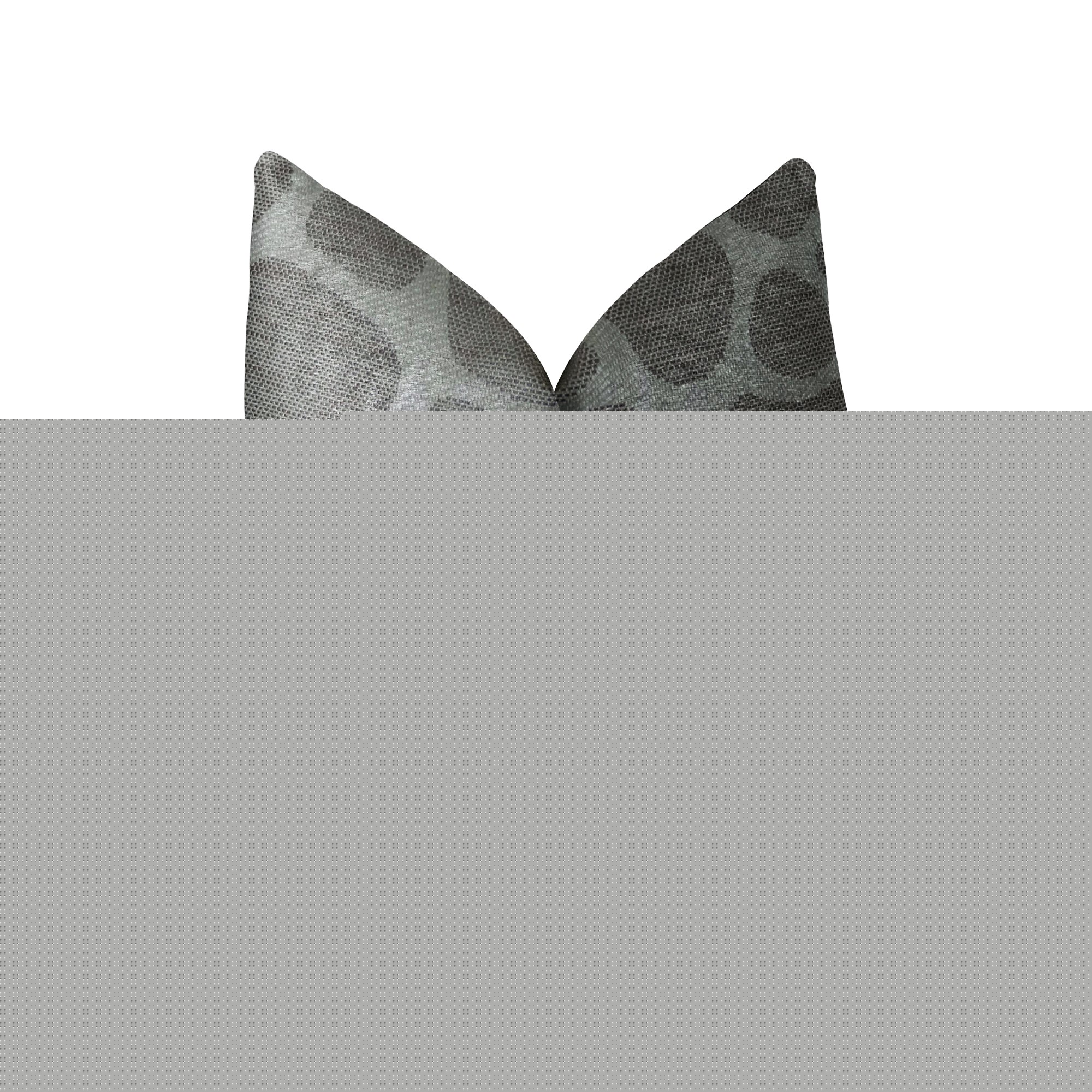 thumbnail image 1 of Plutus Soft Jirafa Almohada de lujo hecha a mano en gris y blanco - Doble cara 16 "x 16" Plutus PBRAZ197-1616-DP, 1 of 2