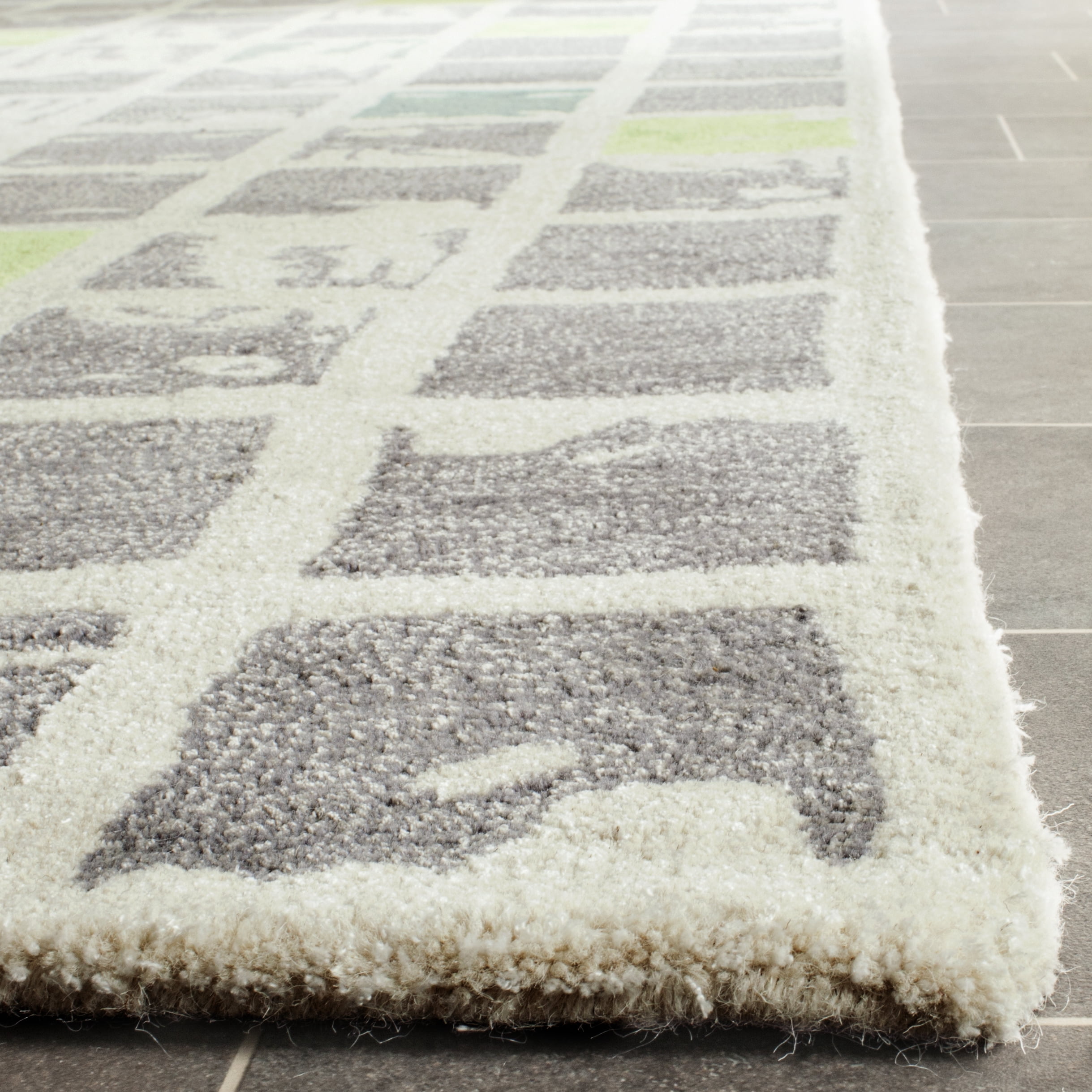 SAFAVIEH Bella Kalina Checkered Abstract Wool Area Rug, Grey/Ivory, 2' x 3'