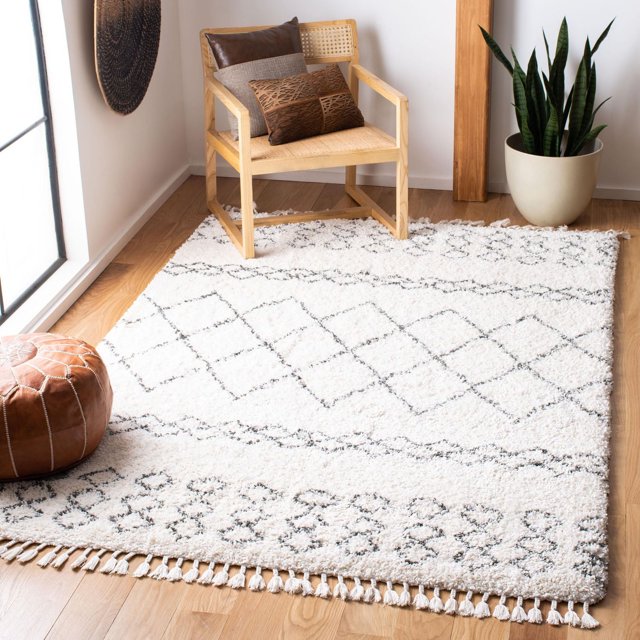 Safavieh Moroccan Fringe Scarlett Geometric Shag Area Rug
