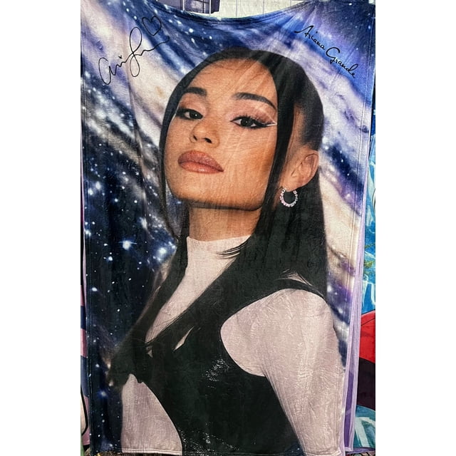 Exclusiva! Cobija Frazada Ultra Suave Ariana Grande