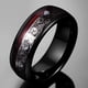 thumbnail image 4 of Anillo de cuerda de guitarra con incrustaciones negras eléctricas de acero de tungsteno de 8 mm de ancho para hombre y mujer, 4 of 4
