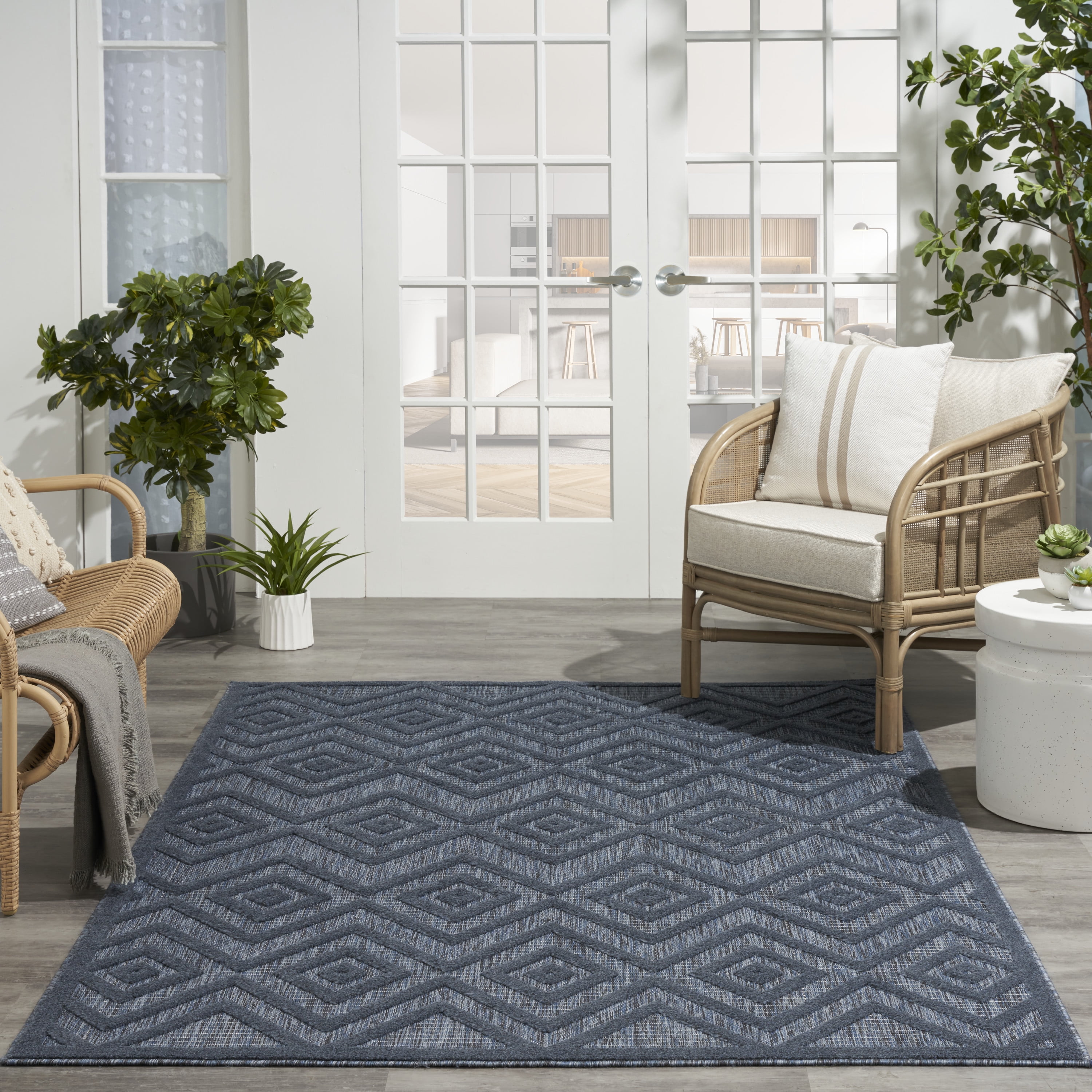Nourison Versatile Indoor/Outdoor Navy Blue 5' x 7' Area Rug, (5x7)