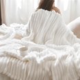 thumbnail image 1 of Manta tamaño king para cama: mantas súper suaves y acogedoras para mujeres, linda manta grande de vellón para niñas, color blanco, 108 x 90 pulgadas, 1 of 7
