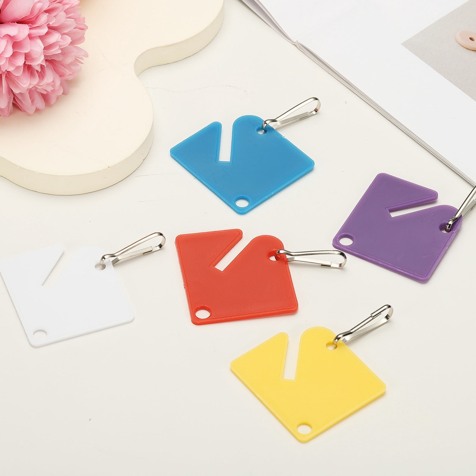 Uxcell 100 Pcs Key Tags, 1.5" Plastic Hanging Tag Slotted Key Tags Square Blank Writeable Durable with Metal Snap Hooks for Cabinet Boxes Lockers Identifiers Home Garage, Yellow