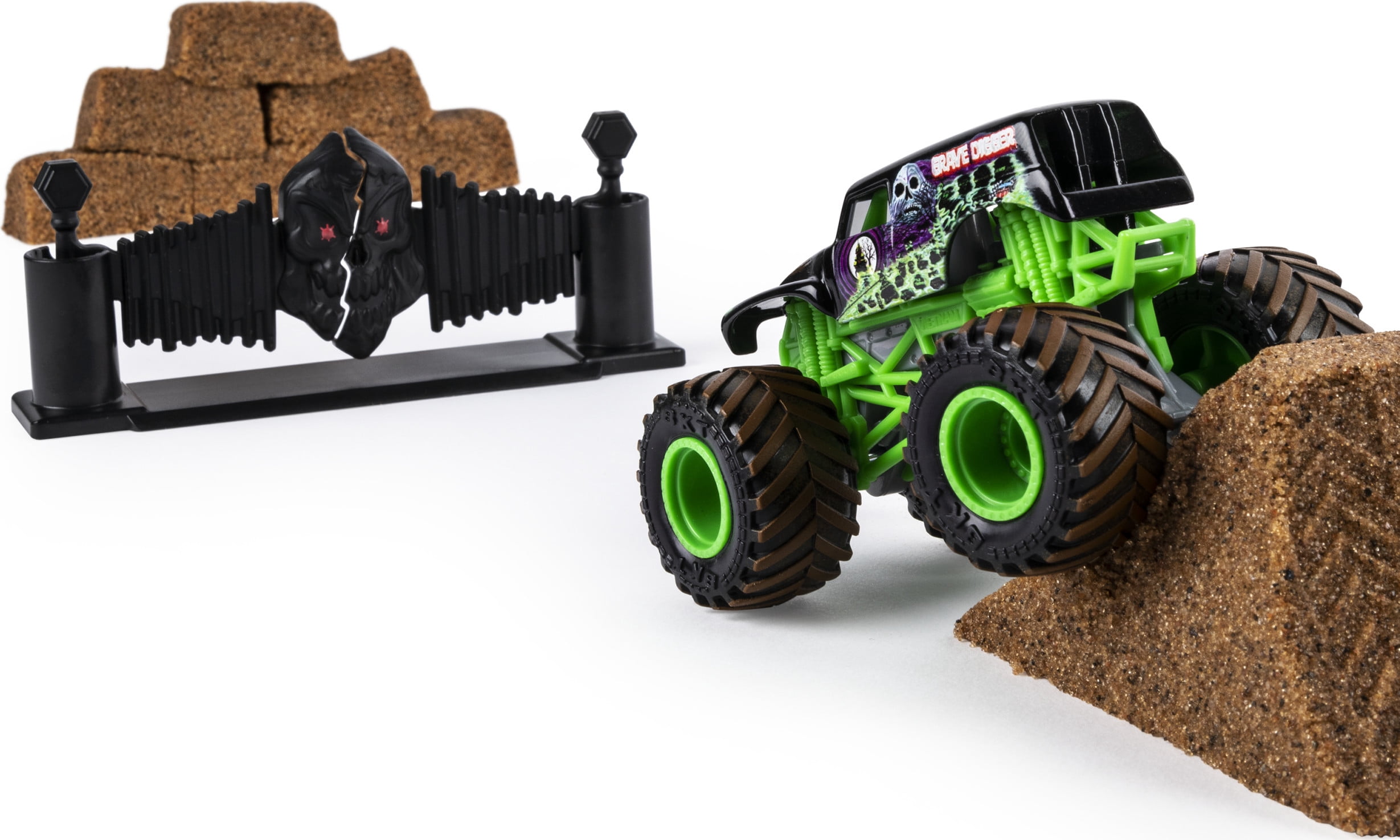 Monster Jam, Grave Digger Monster Dirt Deluxe Set, Featuring 16oz of Monster Dirt and Official 1:64 Scale Die-Cast Monster Jam Truck