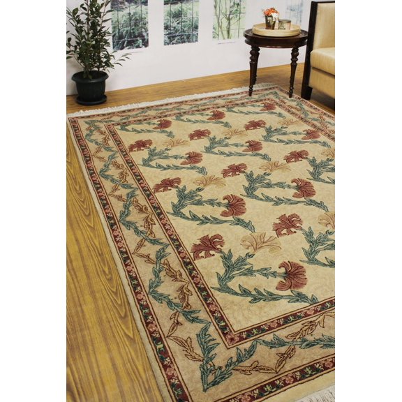 William Carnation Beige/Green Rug, 6'2" x 8'11"