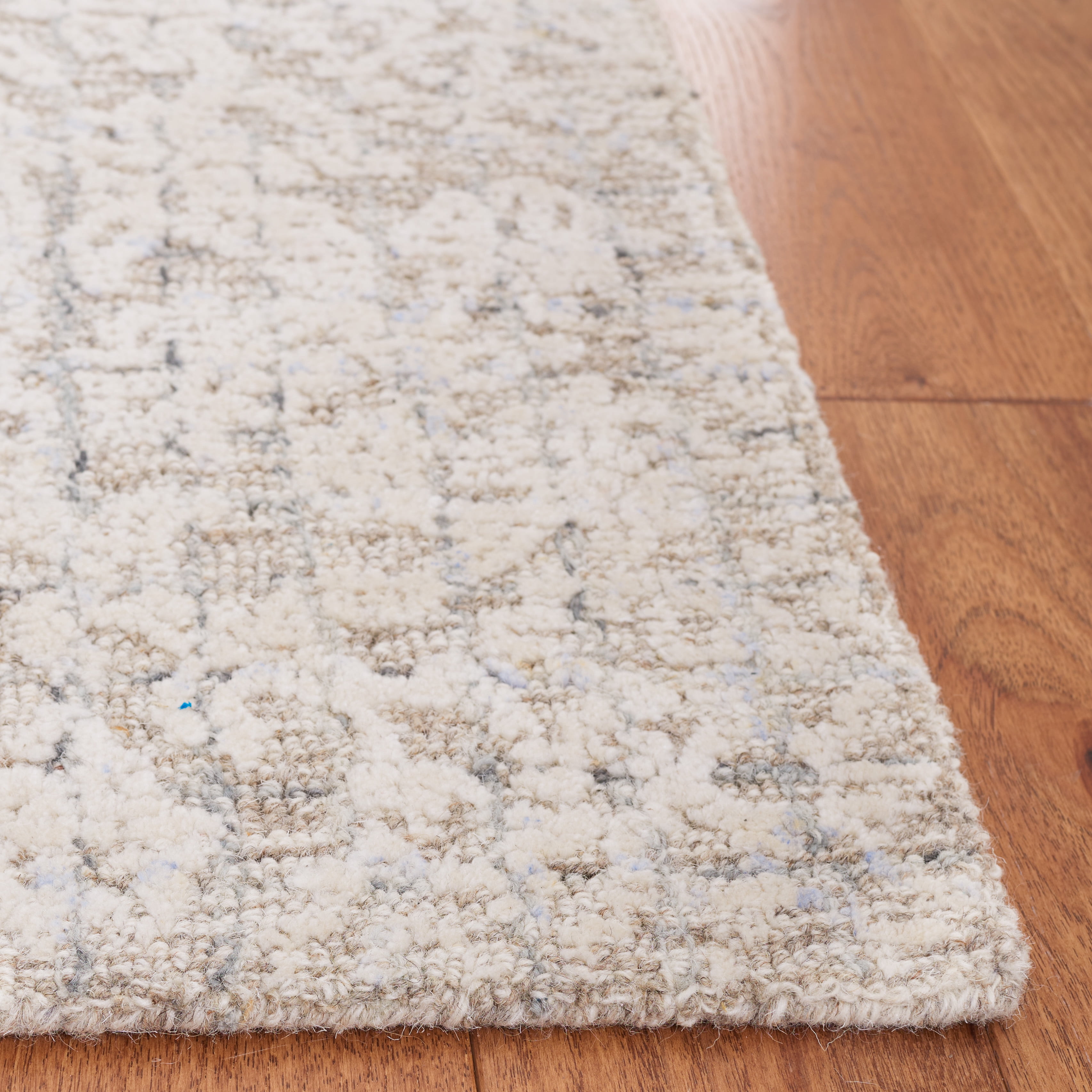 SAFAVIEH Metro Aideen Distressed Runner Rug, Beige/Ivory, 2'3" x 9'