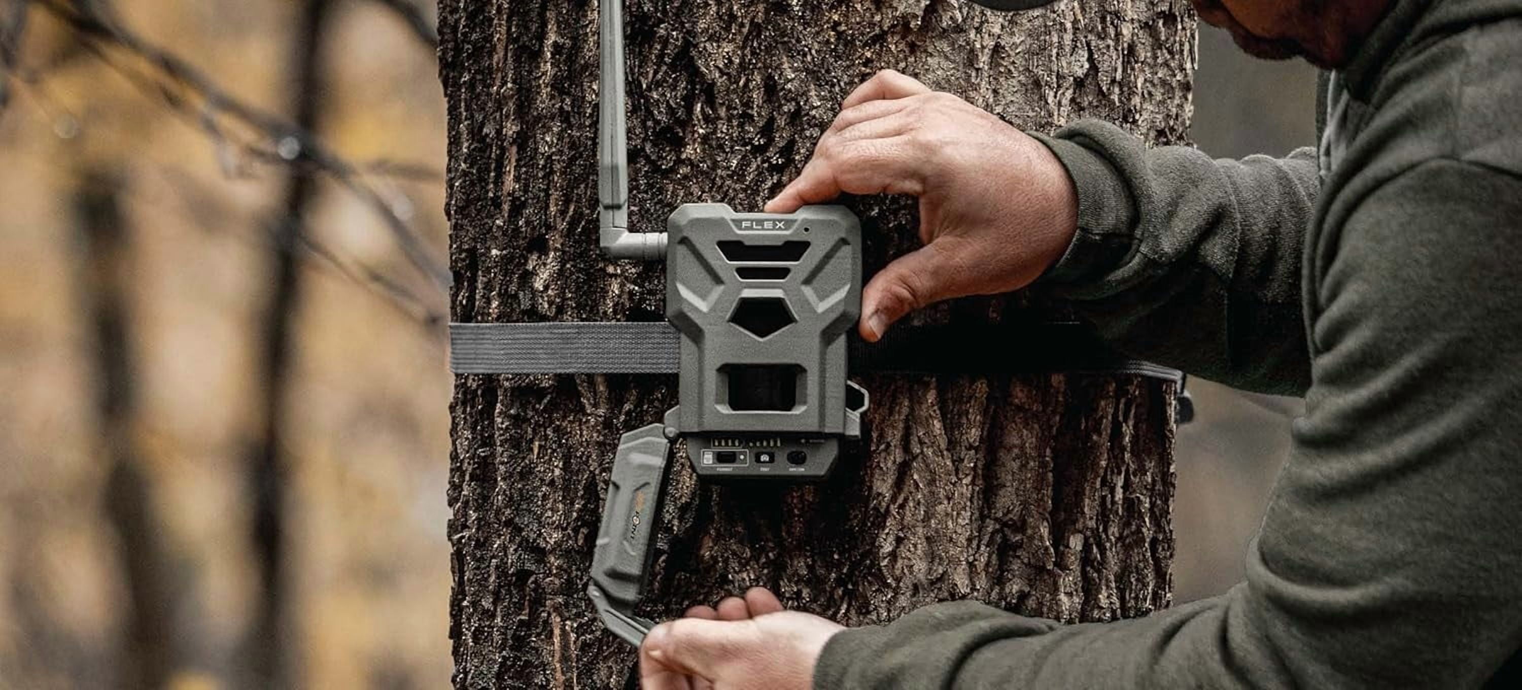 SPYPOINT Rechargeable 7.4V Lithium Battery Pack for Trail Camera with 5.4 amp-Hours and AC Charging Cable