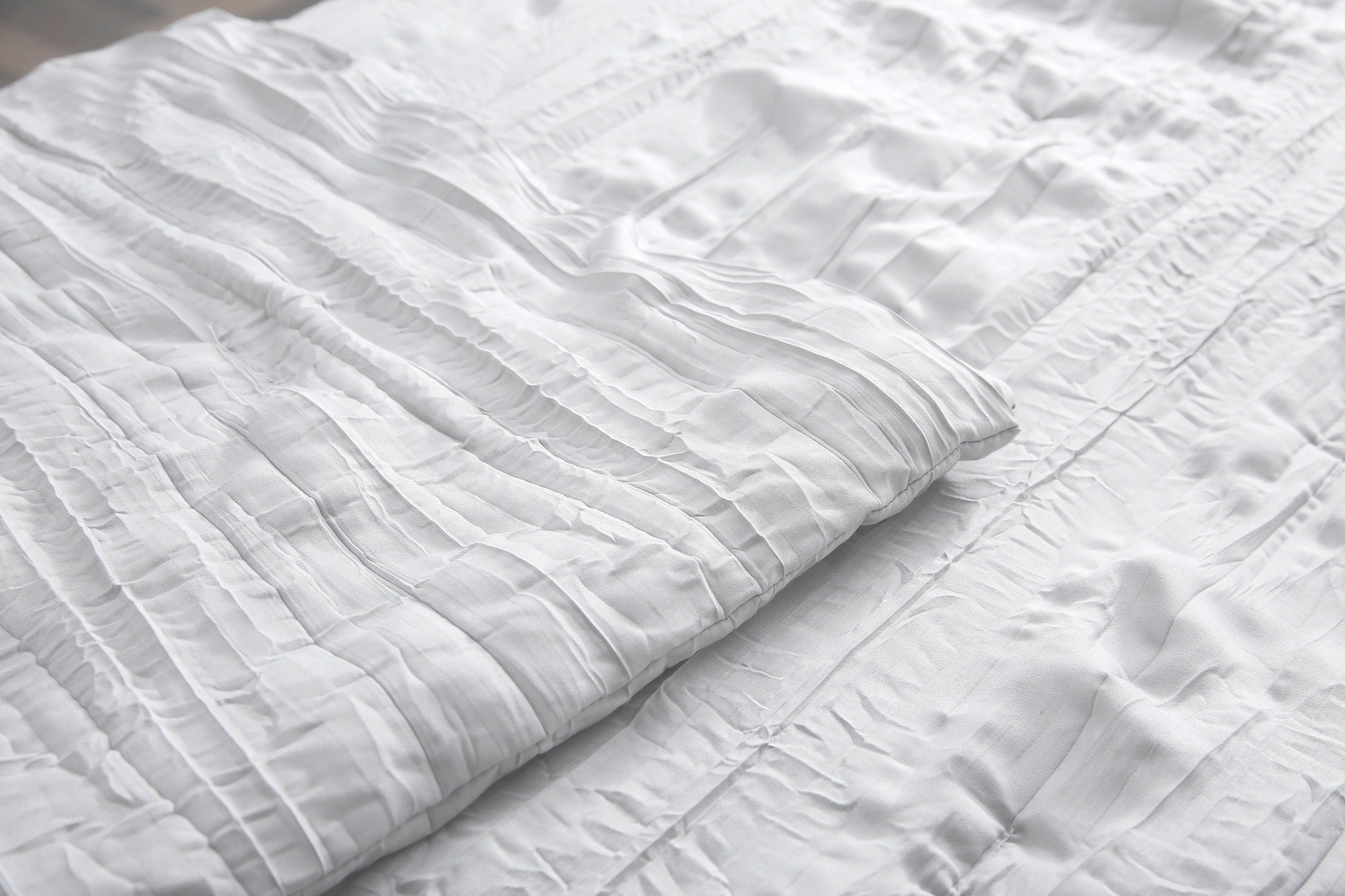 Crinkled Down Alternative Blanket