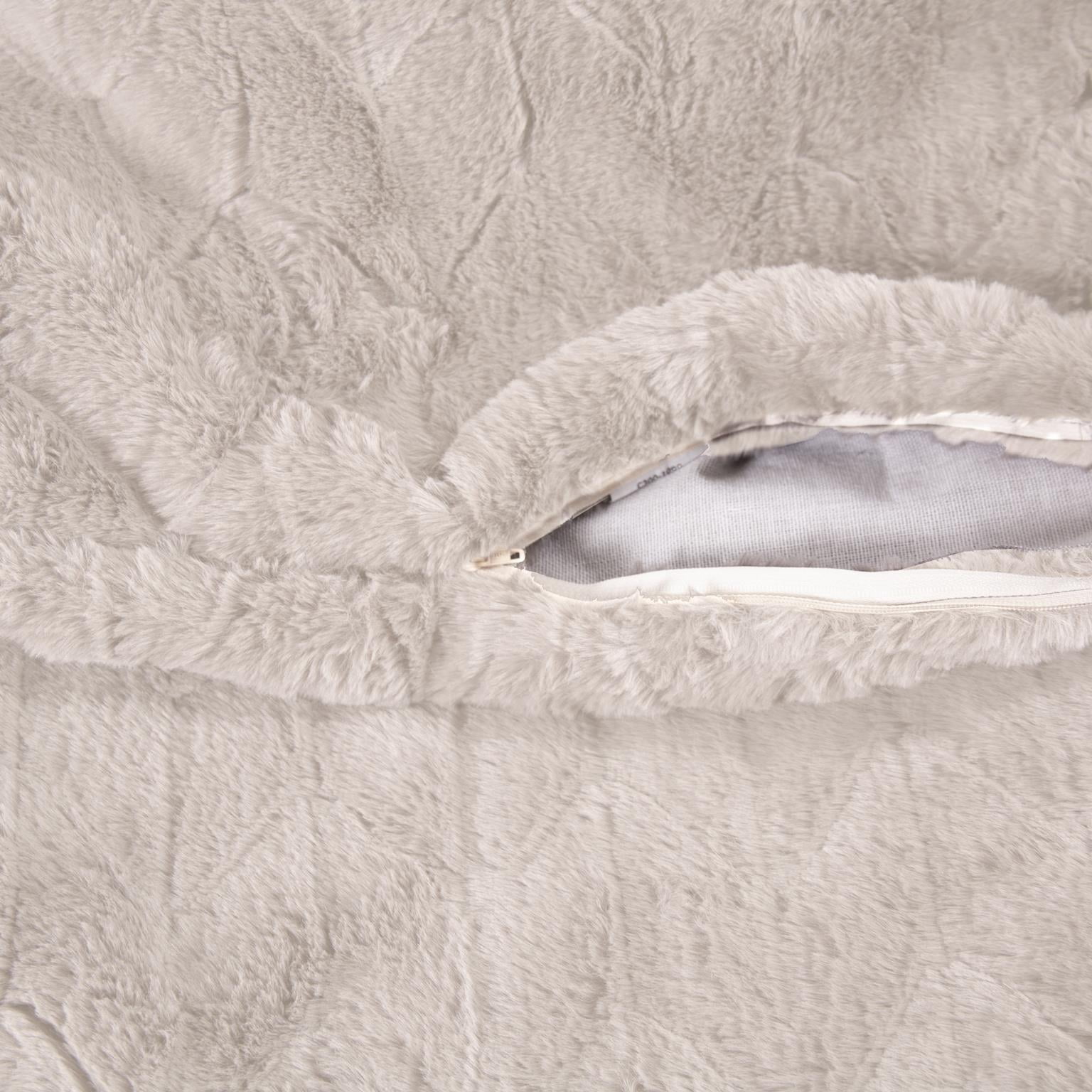Scroll Puff Chair Angora Natural