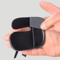 thumbnail image 2 of Protège-Doigts en Cuir avec Sangle Rouge, Nœud Recurvé Réglable, 2 of 8
