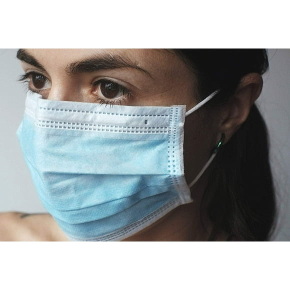 Bluekites 3 Ply Disposable Mask With Adjustable Nose Pin, Surgical Face Masks (Pack Of 50)