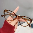 thumbnail image 4 of Gafas retro con montura de ojo de gato, modernas, antiluz azul, espejo plano, para mujer, sencillas, personalizadas, a la moda, para estudiantes, espejo de proximidad, 4 of 5