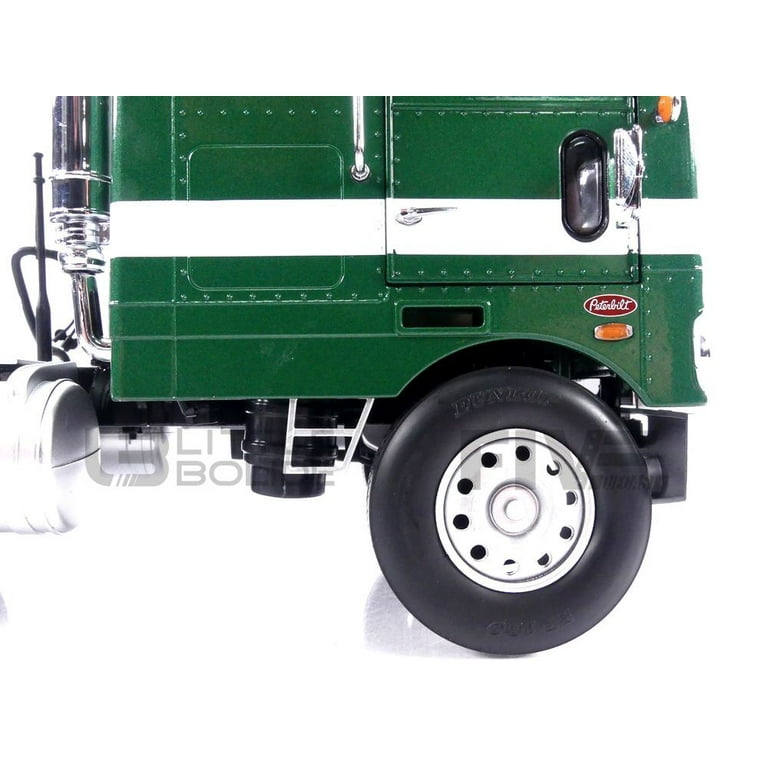 Road Kings 1977 Peterbilt 352 Pacemaker Semi Green and White Road Kings 1977 Peterbilt 352 Pacemaker Semi Green and White