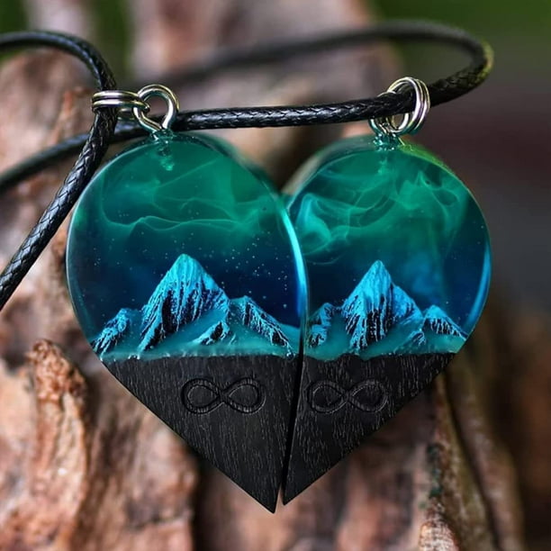 Pendentifs en Bois en Résine Jumelés avec des Coeurs de Montagne