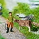 thumbnail image 5 of Figuras de animales de granja realistas Sunnimix Toy Keeper Farmer Arena Colección Decoraciones Playsets Modelo Figuras para niños pequeños, 5 of 8