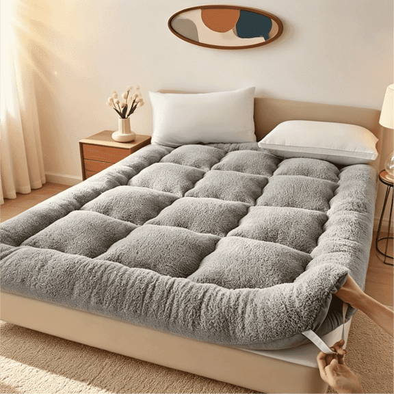 Oaskys Short Plush Mattress Topper with Elastic Fixation Belt – Soft & Warm for Secure Storage, Ideal for Sleepovers, Camping & Everyday Lounging