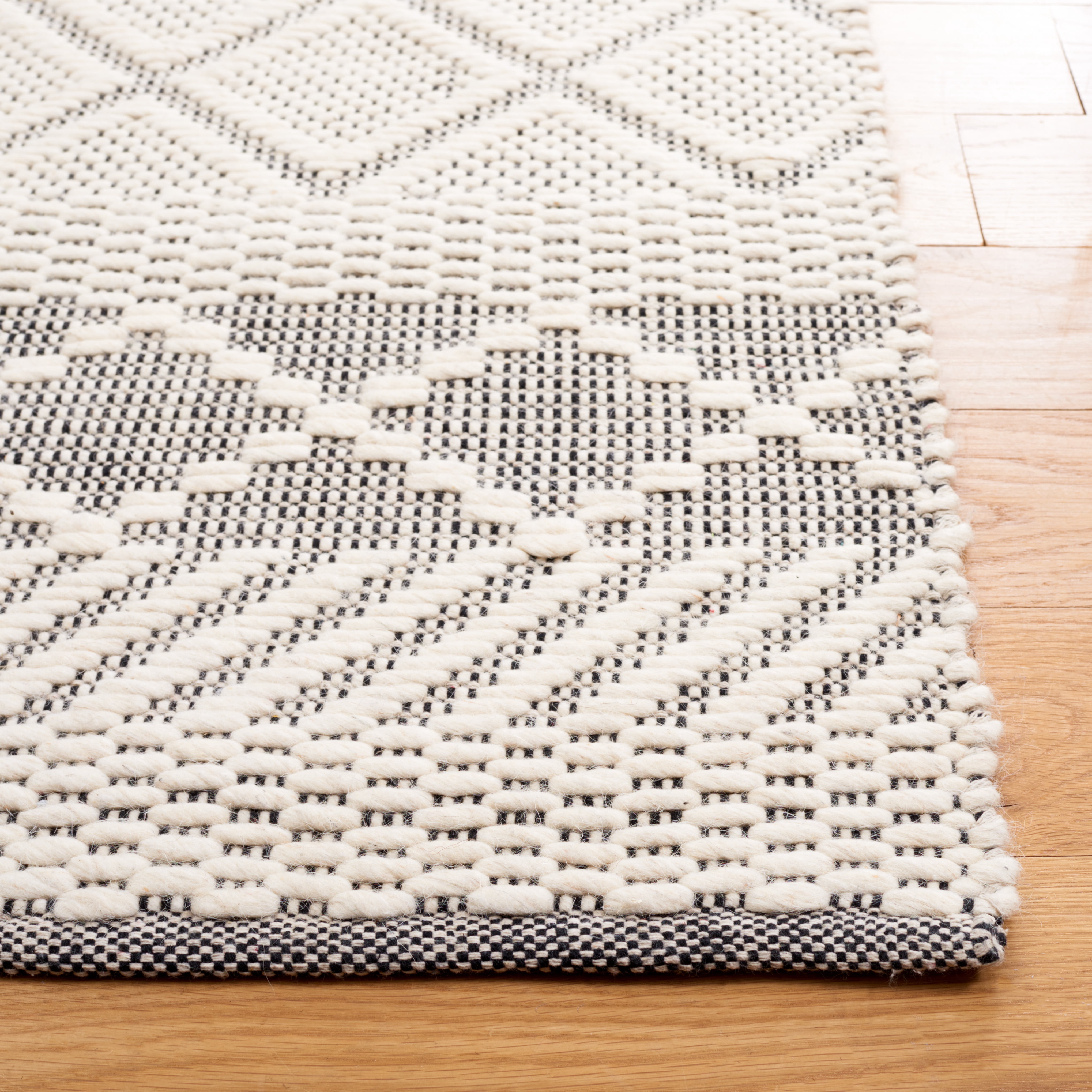 SAFAVIEH Natura Aaron Geometric Wool Area Rug, Ivory, 5' x 8'