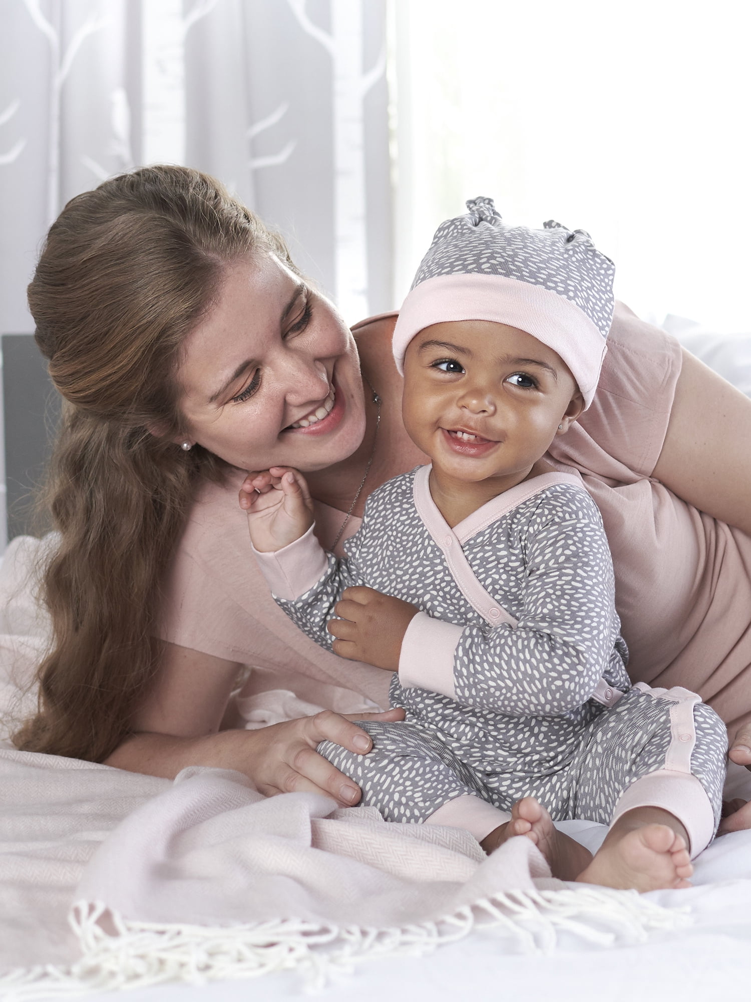 Gerber Baby Girl Bunny Baby Shower Layette Gift Set, 11-Piece