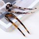 thumbnail image 5 of Paquete de 2 horquillas francesas de acetato de celulosa con forma de U y estampado de carey, estilo carey, con dos puntas, ideales para moños y moños., 5 of 5