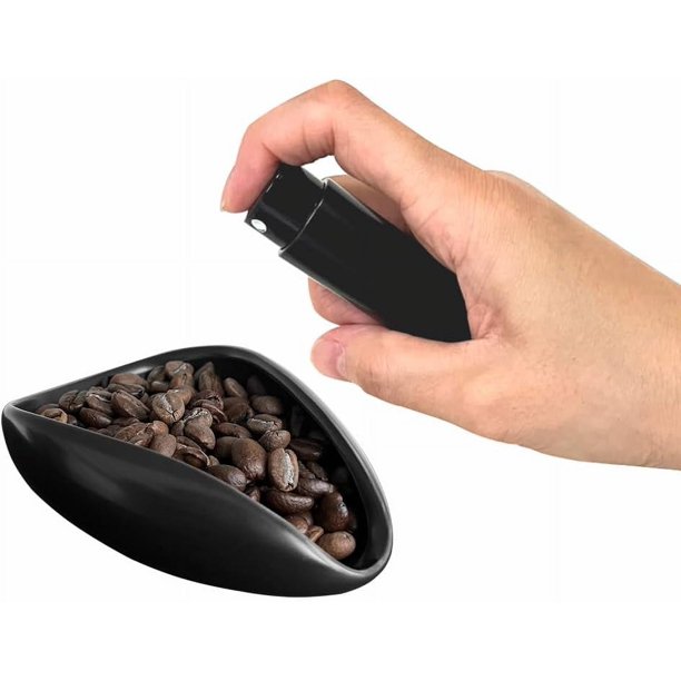 Kit de taza dosificra de café y botella de spray Barista Warrior - Bandeja dosificra única de cerámica, spray antiestático (Negro)