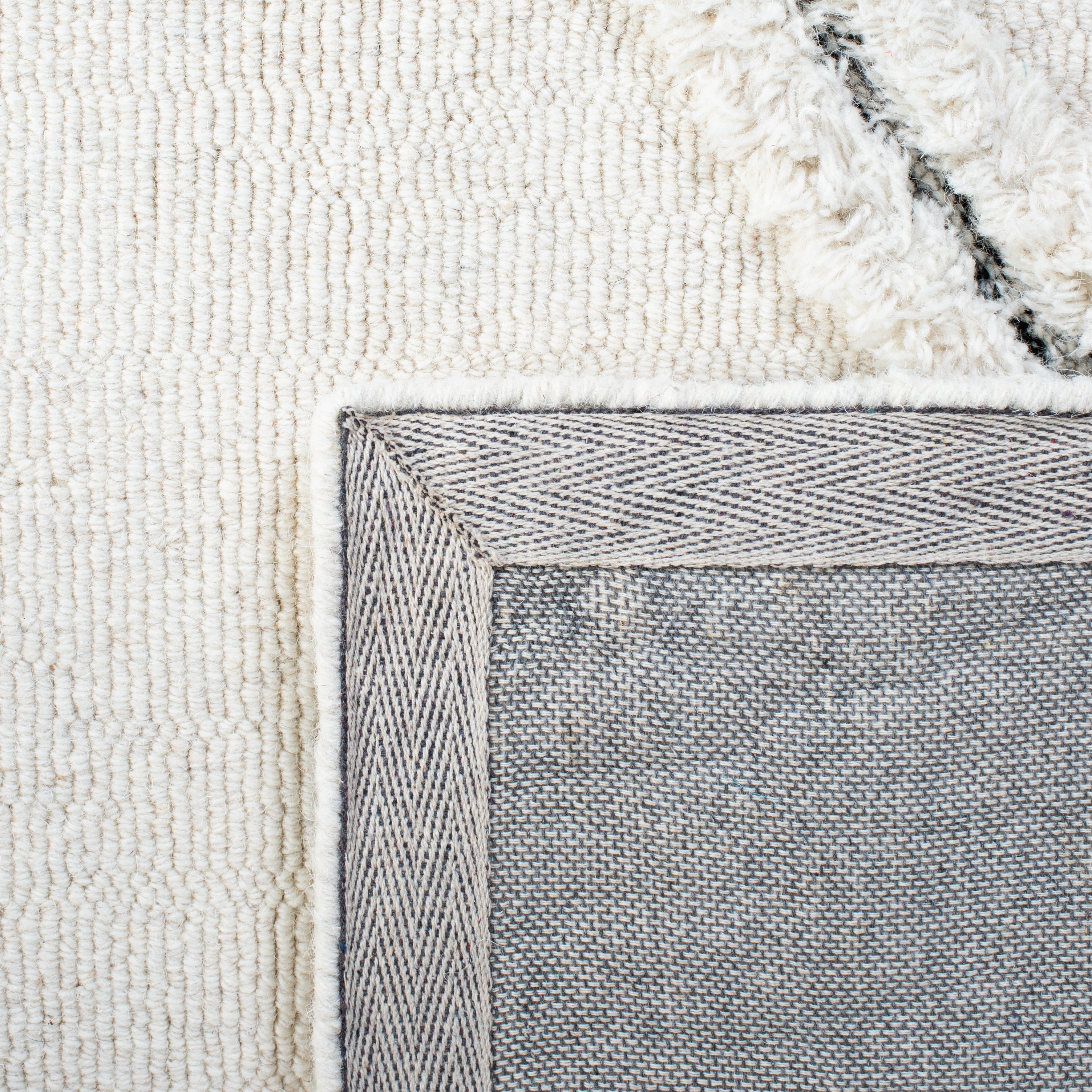 SAFAVIEH Casablanca Jaymz Diamond Area Rug, Ivory, 5' x 8'