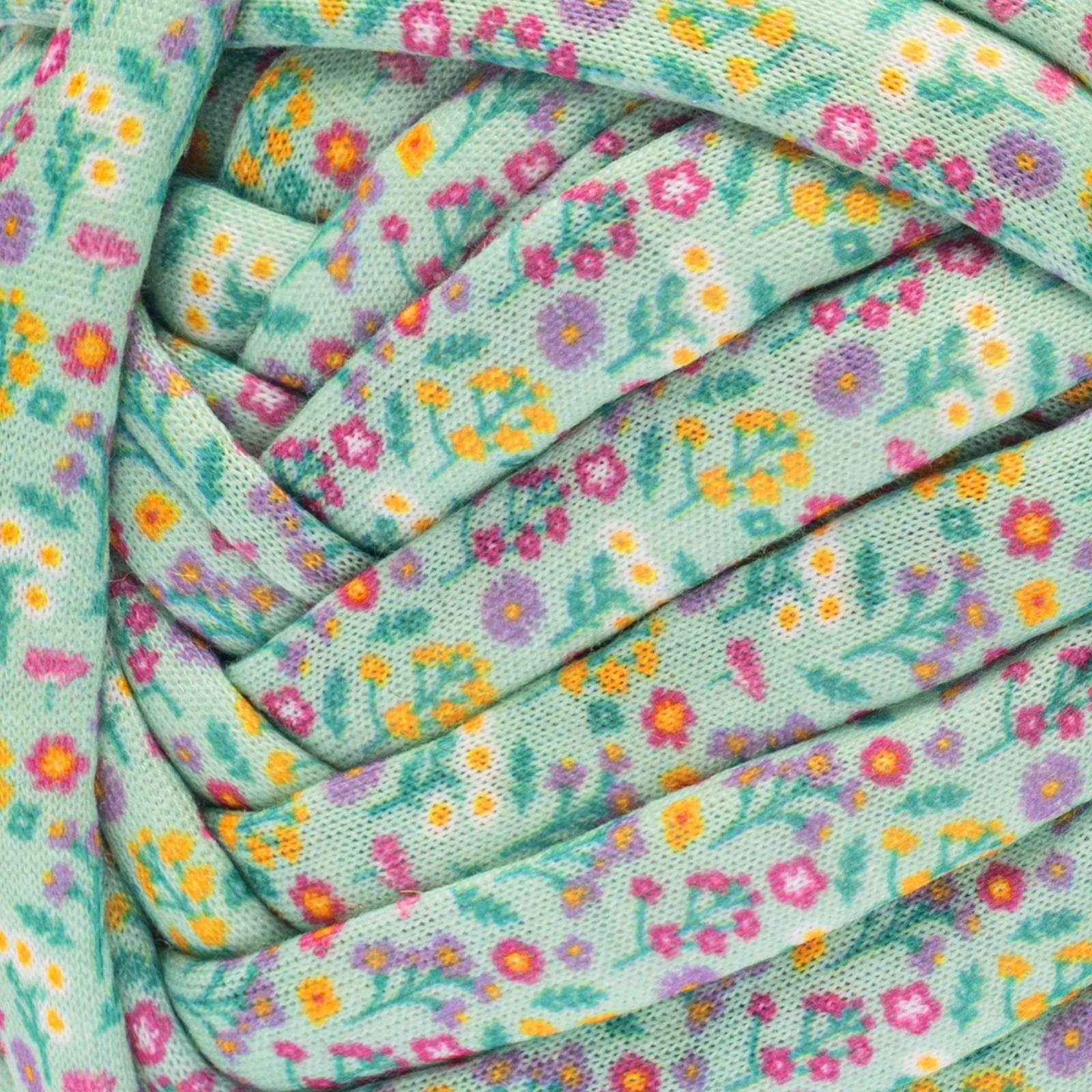 Bernat® Fab™ #7 Jumbo Printed Polyester Tube Yarn, In The Garden 7oz/200g 37 Yards