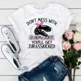 thumbnail image 3 of No te metas con Grandmasaurus, te patearán el Jurassskicked, camiseta divertida de abuela, camiseta con gráfico de dinosaurio humorístico, camisetas de abuela, 3 of 4