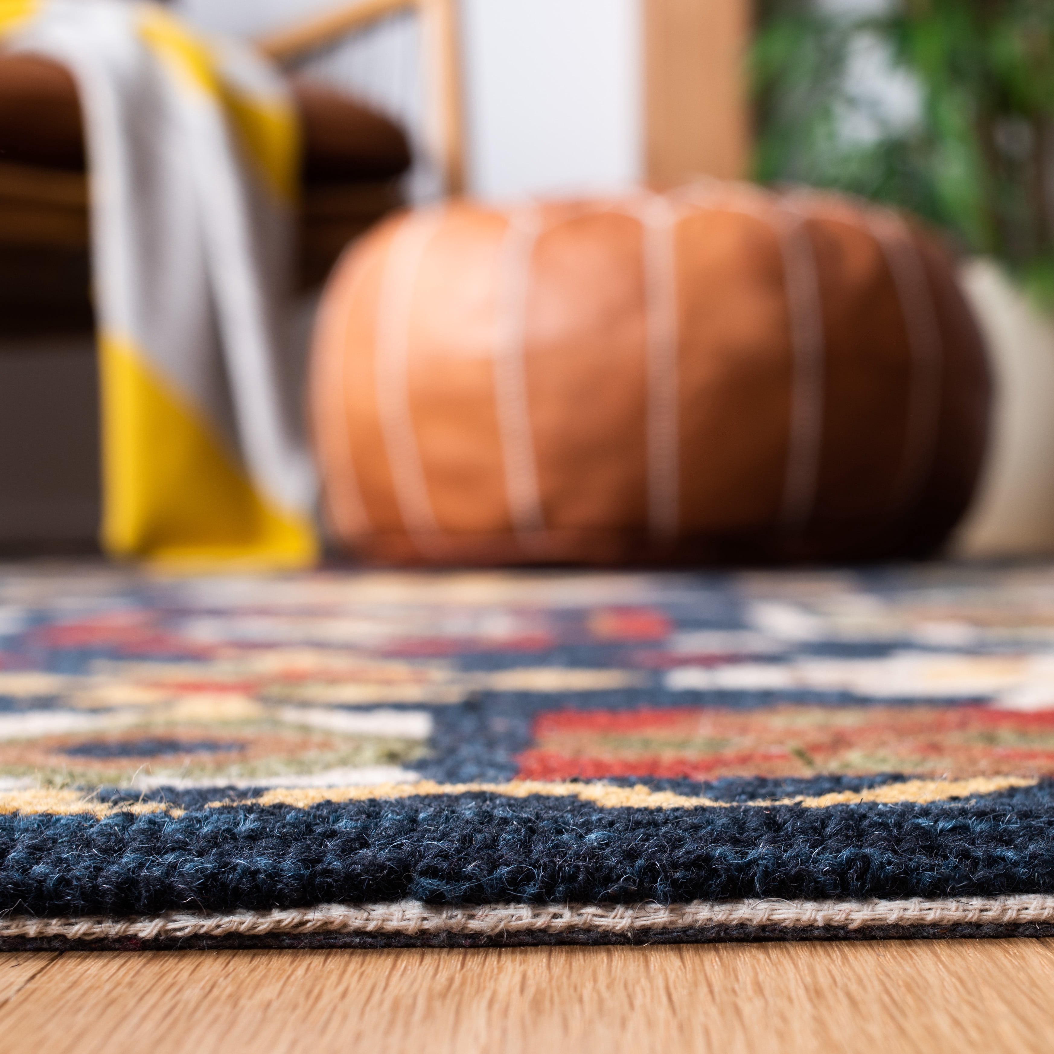 SAFAVIEH Heritage Damjana Tribal Wool Area Rug, Navy/Red, 4' x 6'