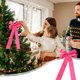 thumbnail image 1 of Xihbxyly Ofertas Prime Del Día Solo Hoy Adorno Colgante de Lazo Navideño, Corona para Árbol de Navidad, Ramo de Flores, Caja de Regalo, Decoración de Regalo, Decoración de Flores, 1 of 7