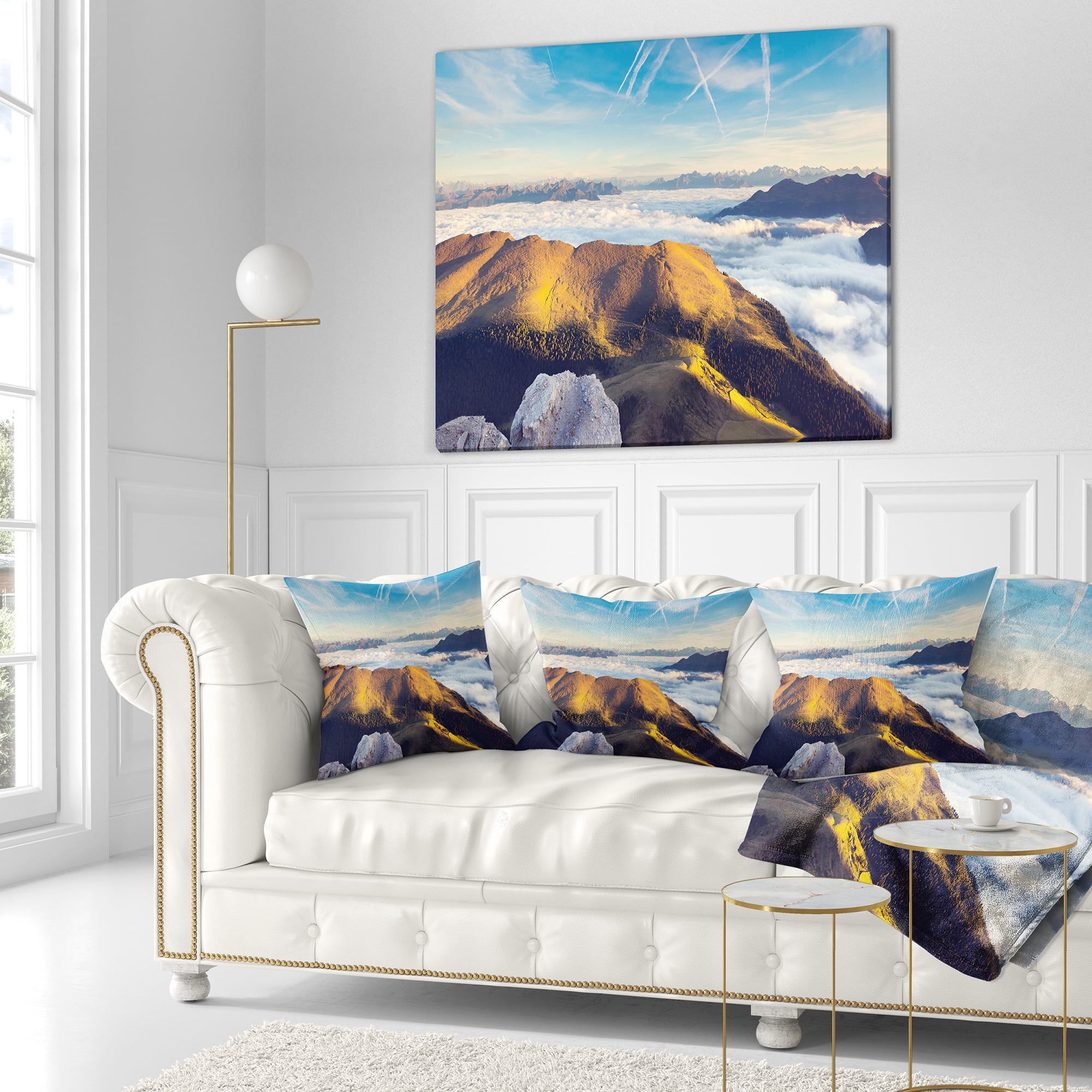 Designart Fantastic View of Val Gardena Valley - Seashore Throw Pillow - 18x18