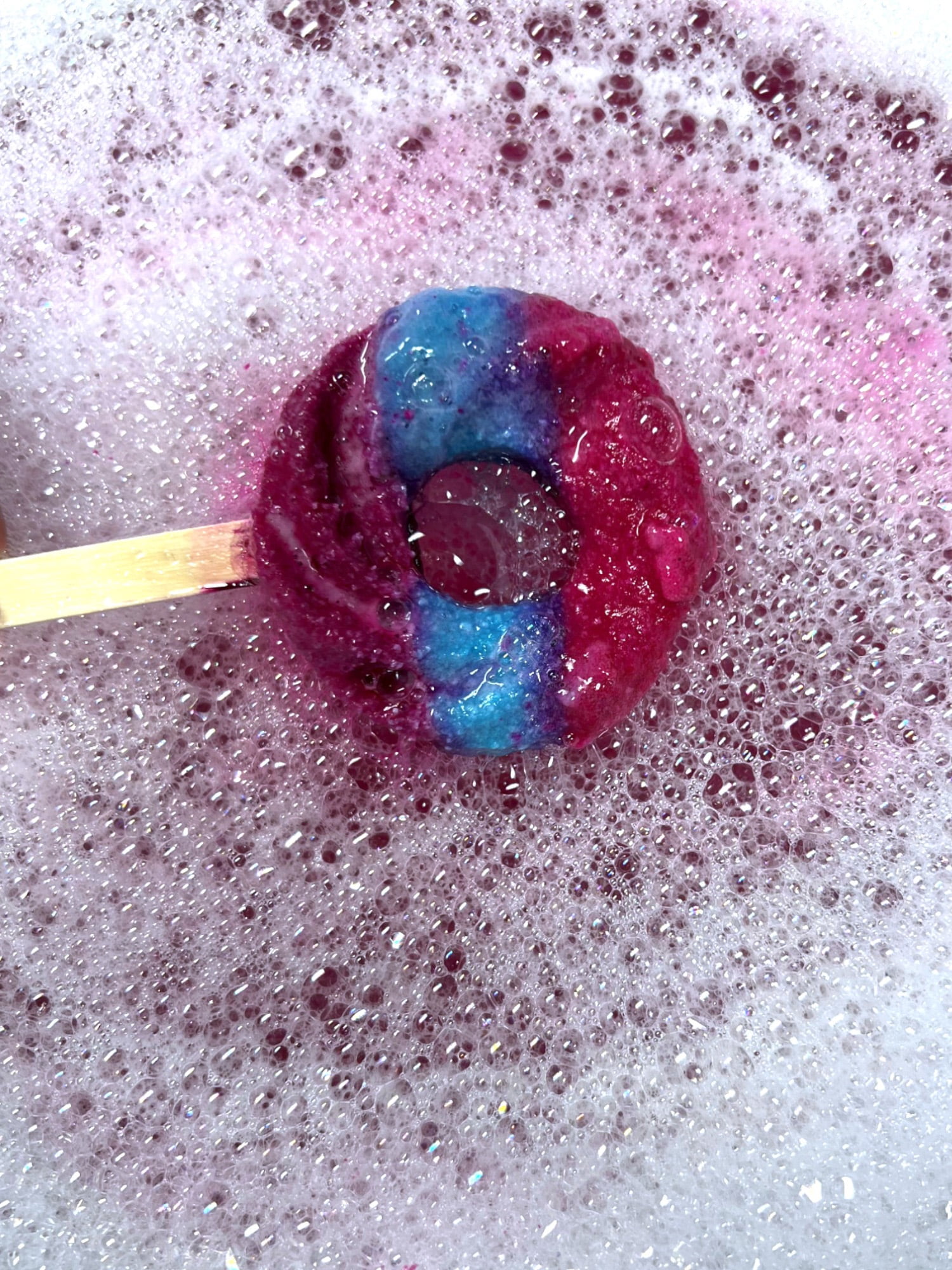 Best Brands Fruity Scented Color Changing Bubble Bath Wand