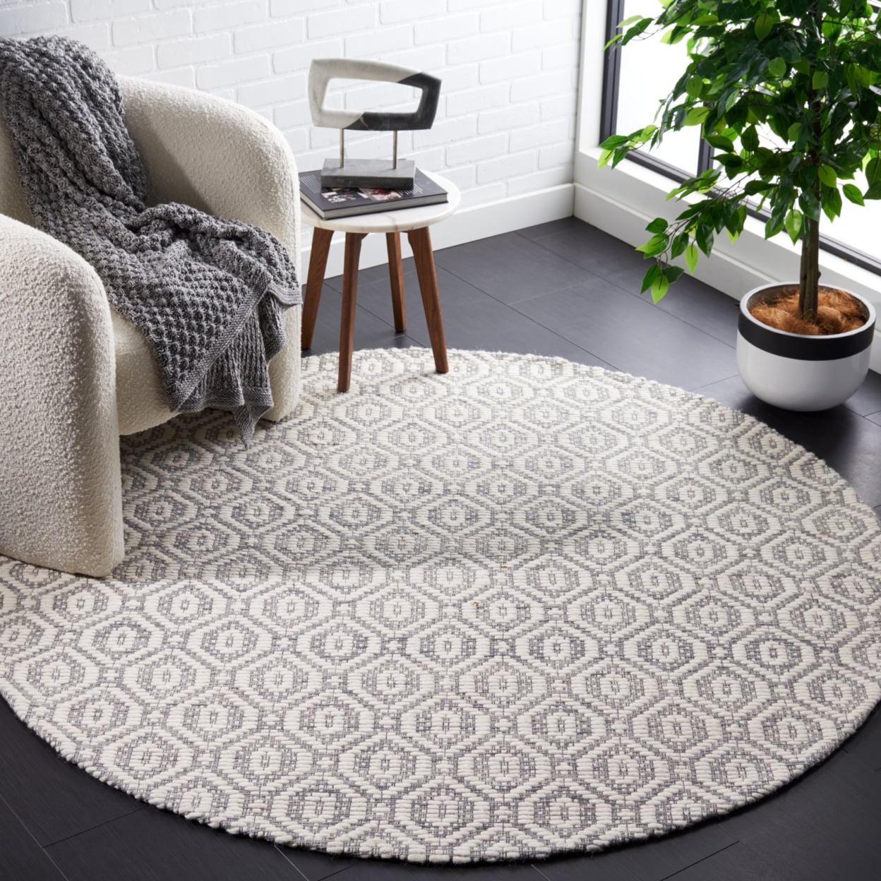 SAFAVIEH Marbella Fabiana Geometric Area Rug, Grey/Ivory, 3' x 5'