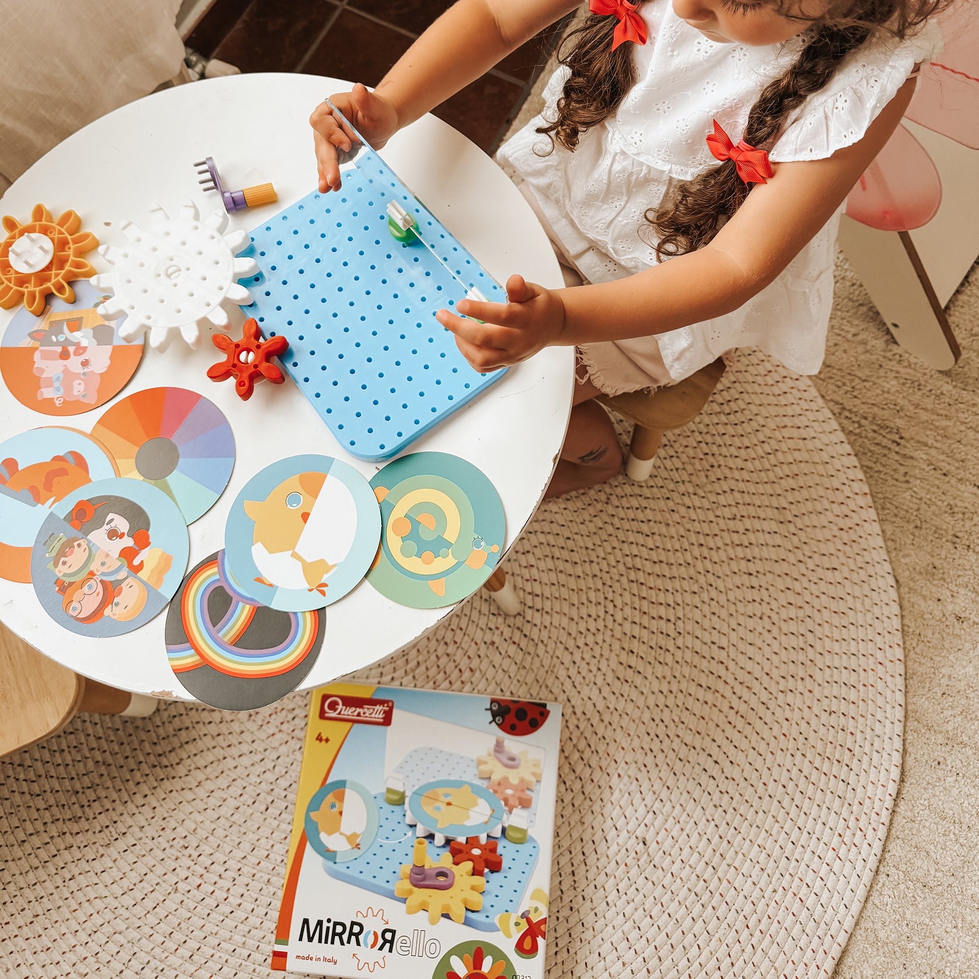 Quercetti: Mirrorello - Gear Assembly Game Toy, Turn The Crank, Double-Sided Discs, Mirror Illustrations, Explore Patterns, STEM Building Toy, Kids 4+