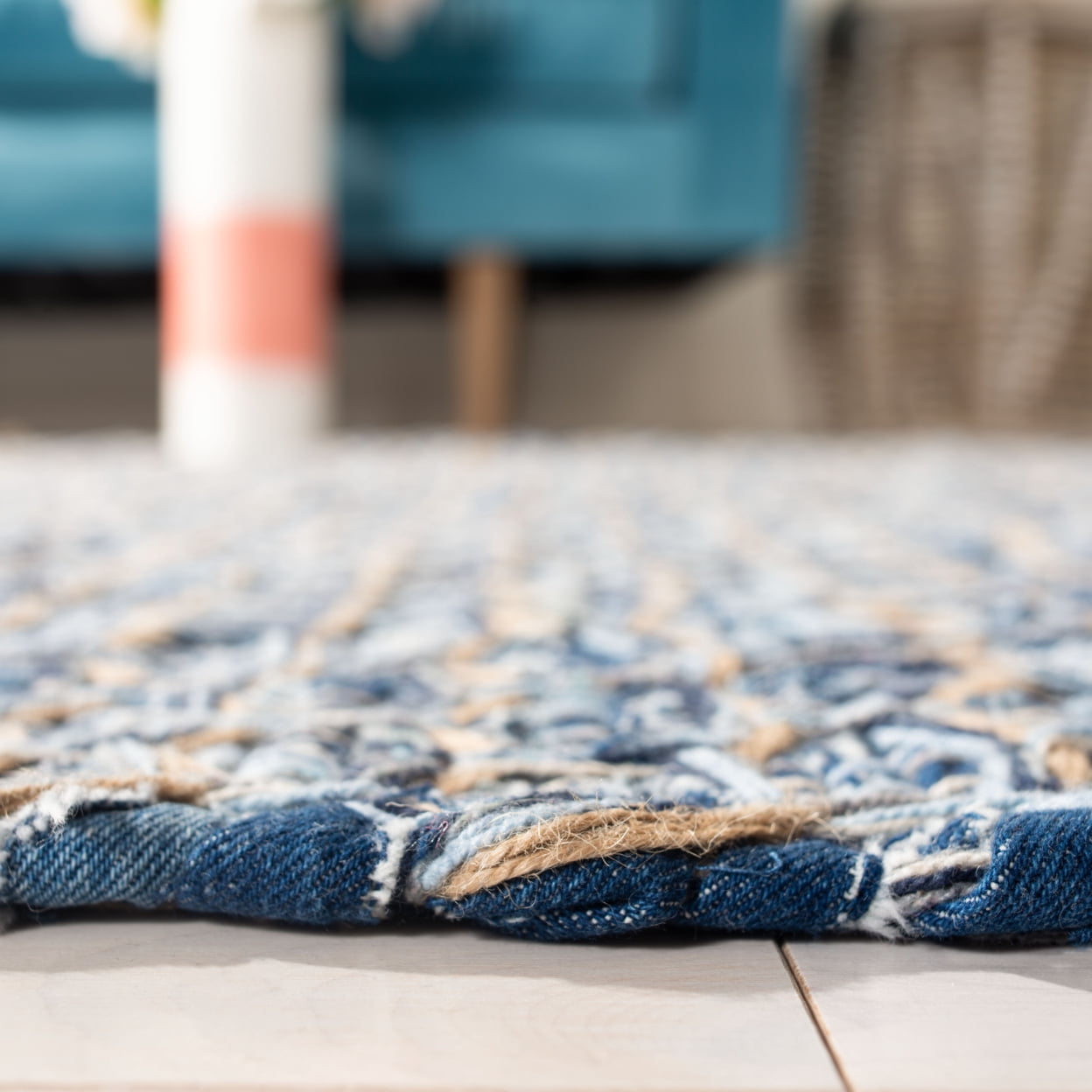 SAFAVIEH Montauk Jamaar Braided Trellis Runner Rug, Blue, 2'3" x 7'