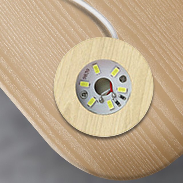 Soporte de exhibición de madera con iluminación LED, diseño contemporáneo para embellecer tu casa
