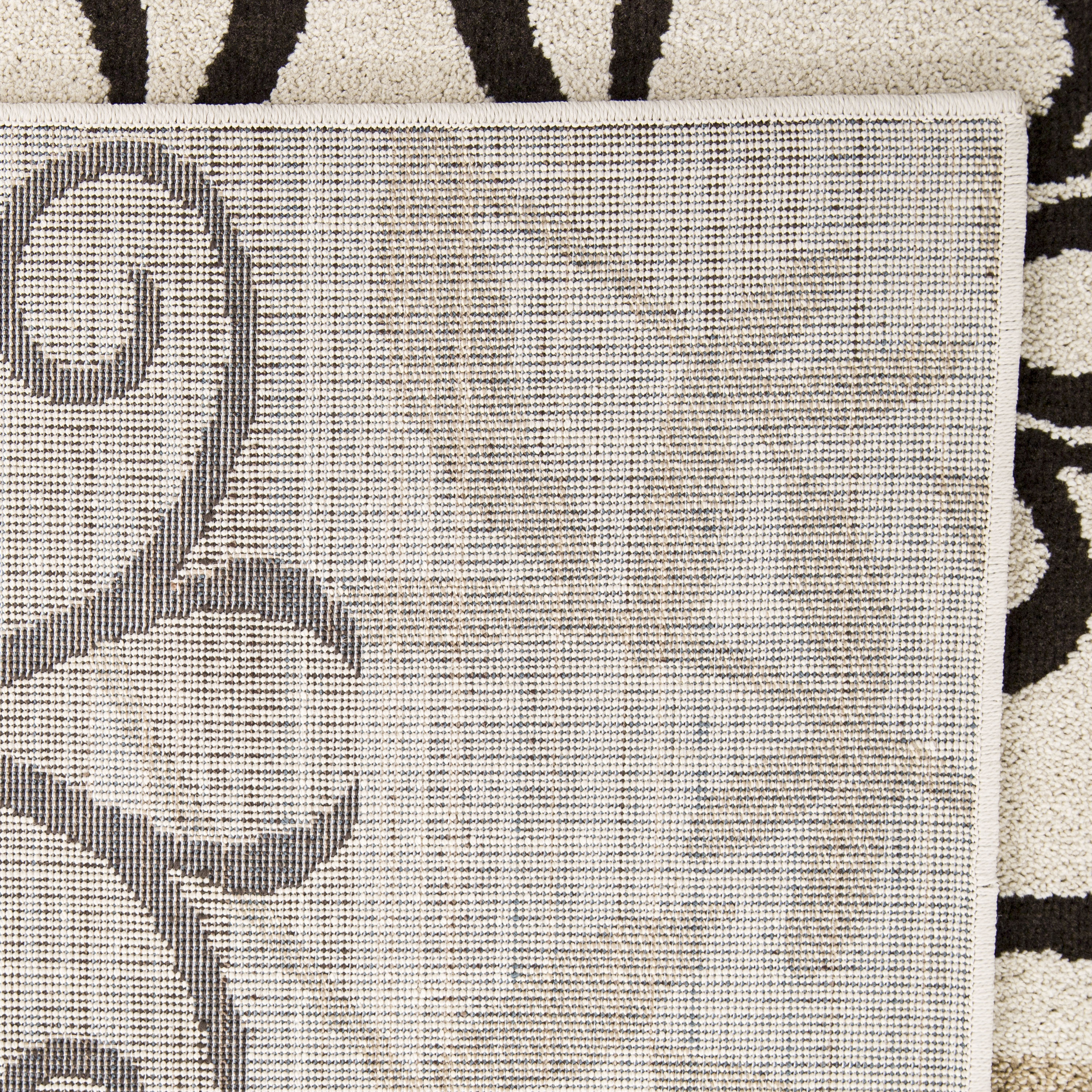 Better Homes & Gardens Iron Fleur Area Rug, Off-White, 2'6" x 3'8" - image 3 of 8