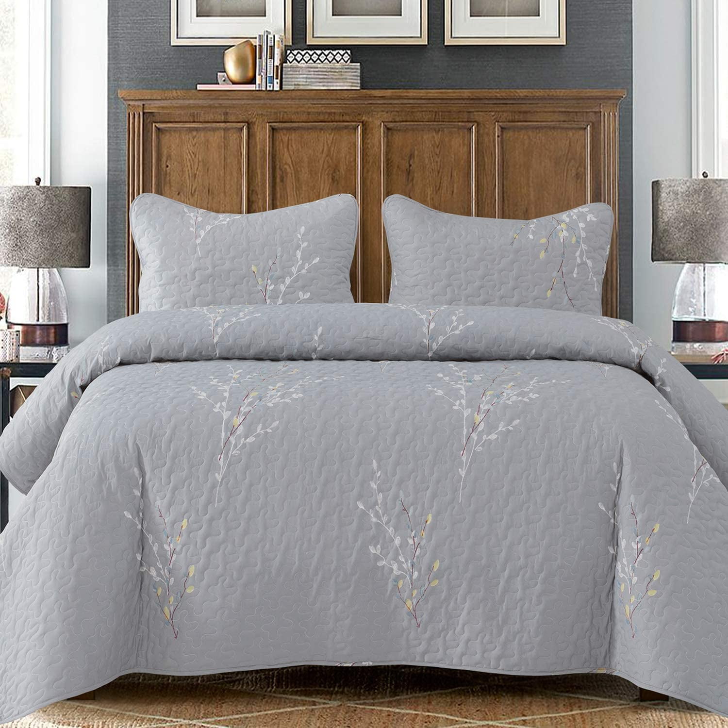 Exclusivo Mezcla 3 Piece Microfiber King Size Quilt Set, Lightweight Bedspreads/ Coverlet/ Bedding Set with 2 Pillow Shams, Floral Branches Pattern, (96'x 104', Gray)