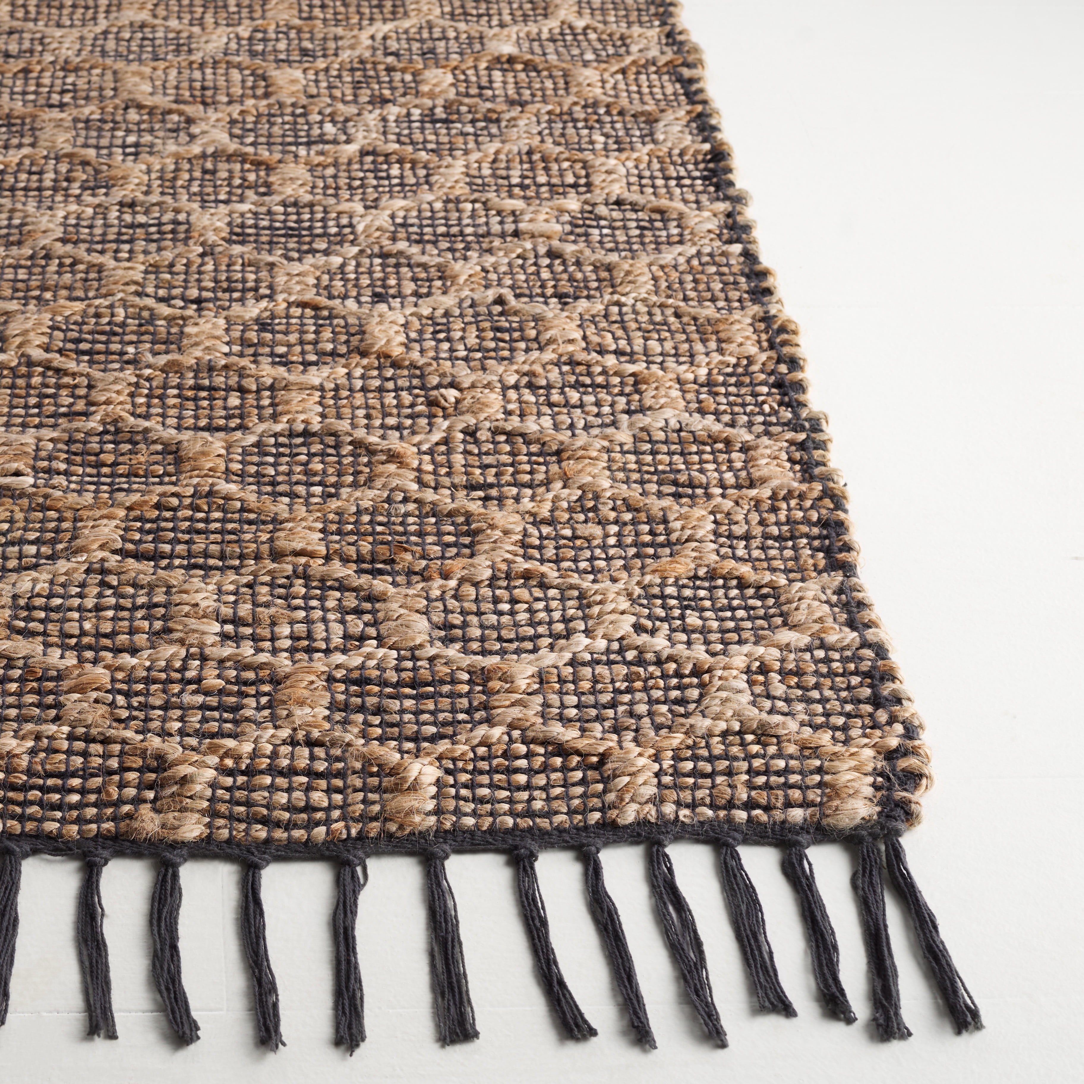 SAFAVIEH Cape Cod Fallon Geometric Area Rug, Charcoal/Natural, 5' x 8'